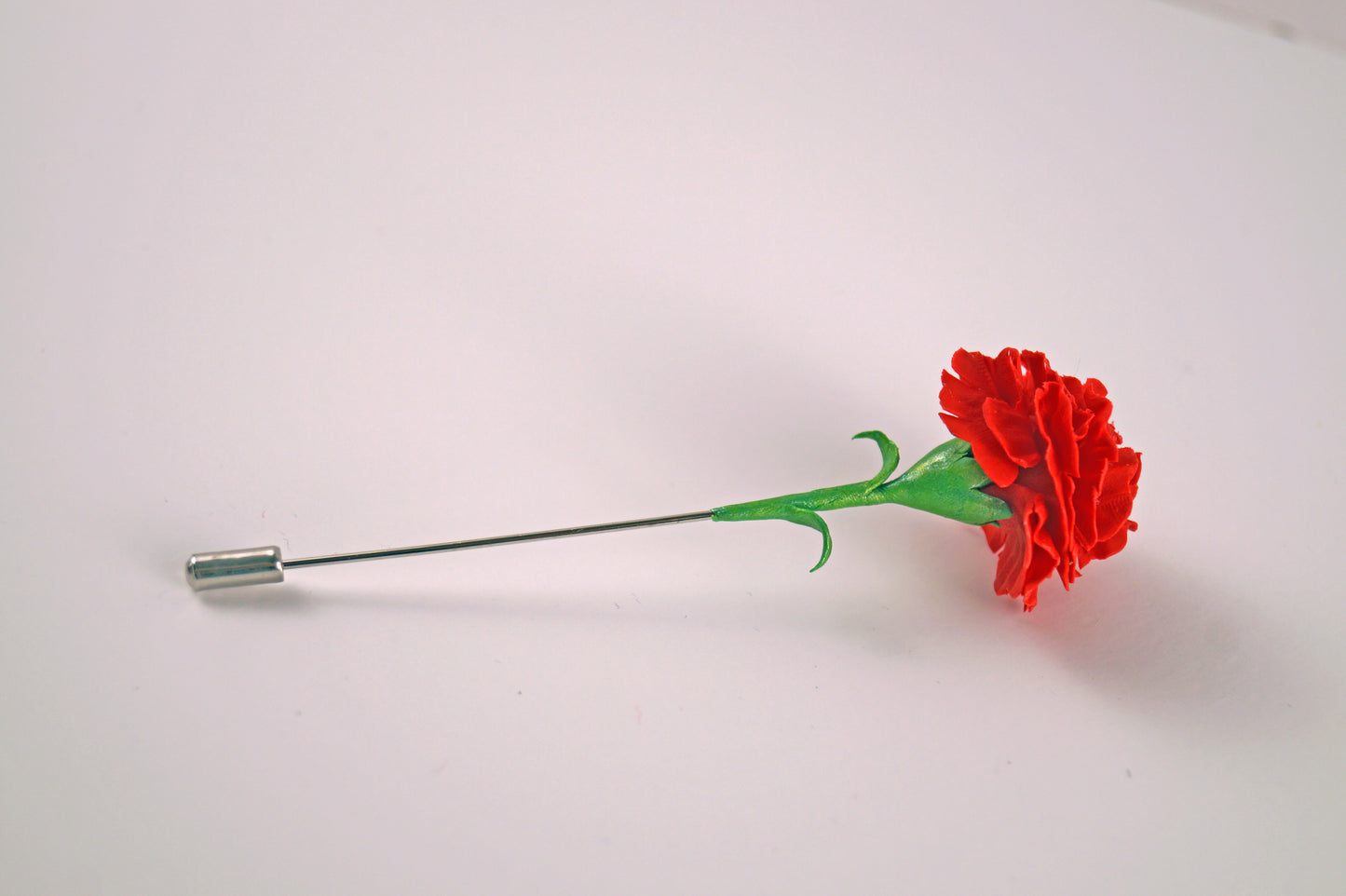 Alfiler para boda. "Clavel rojo"
