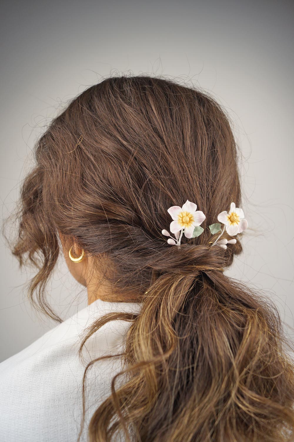 horquillas de flores para novia