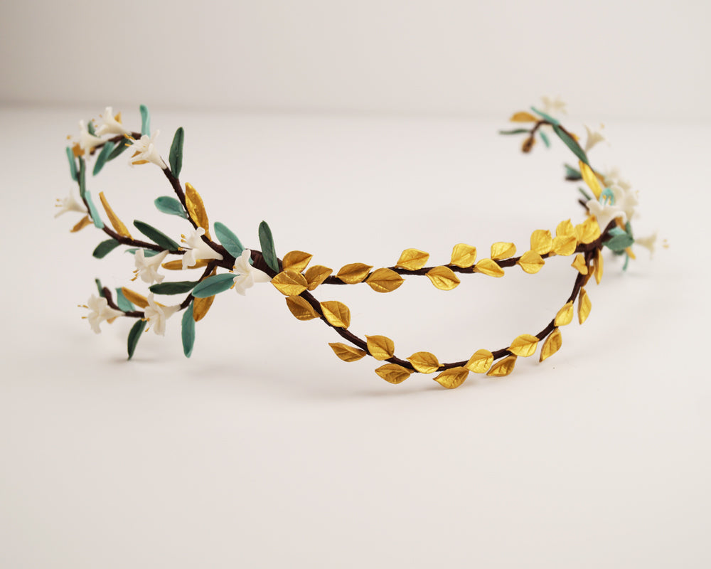 Tocado trasero para novia. "Sofía"